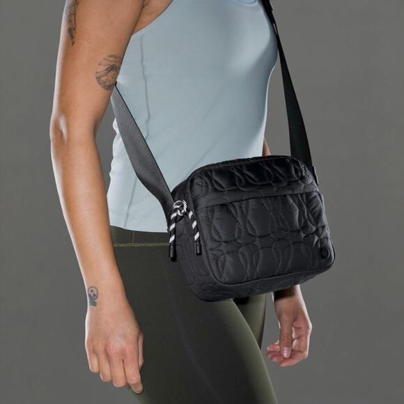Lululemon Embrace Quilted Crossbody Bag in Black - Picture 3 of 11